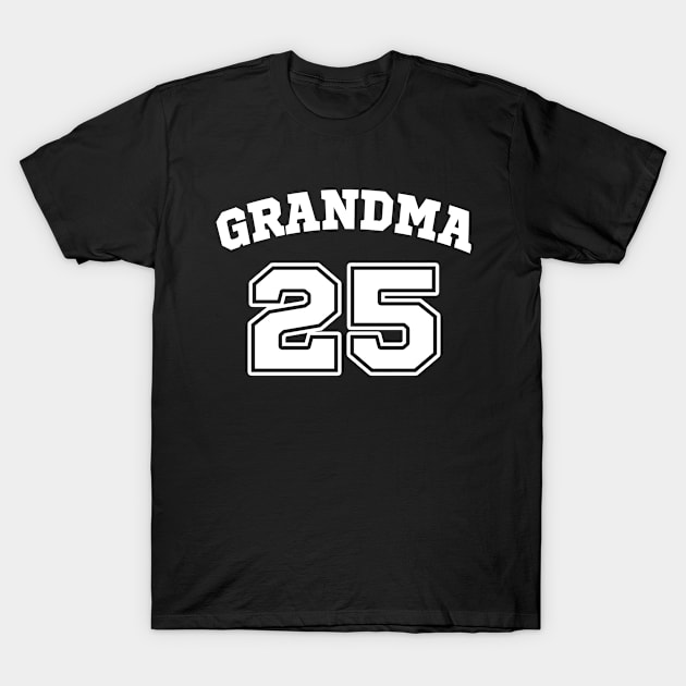 Grandma 2025 Pregnancy Announcement T-Shirt by Arts-lf